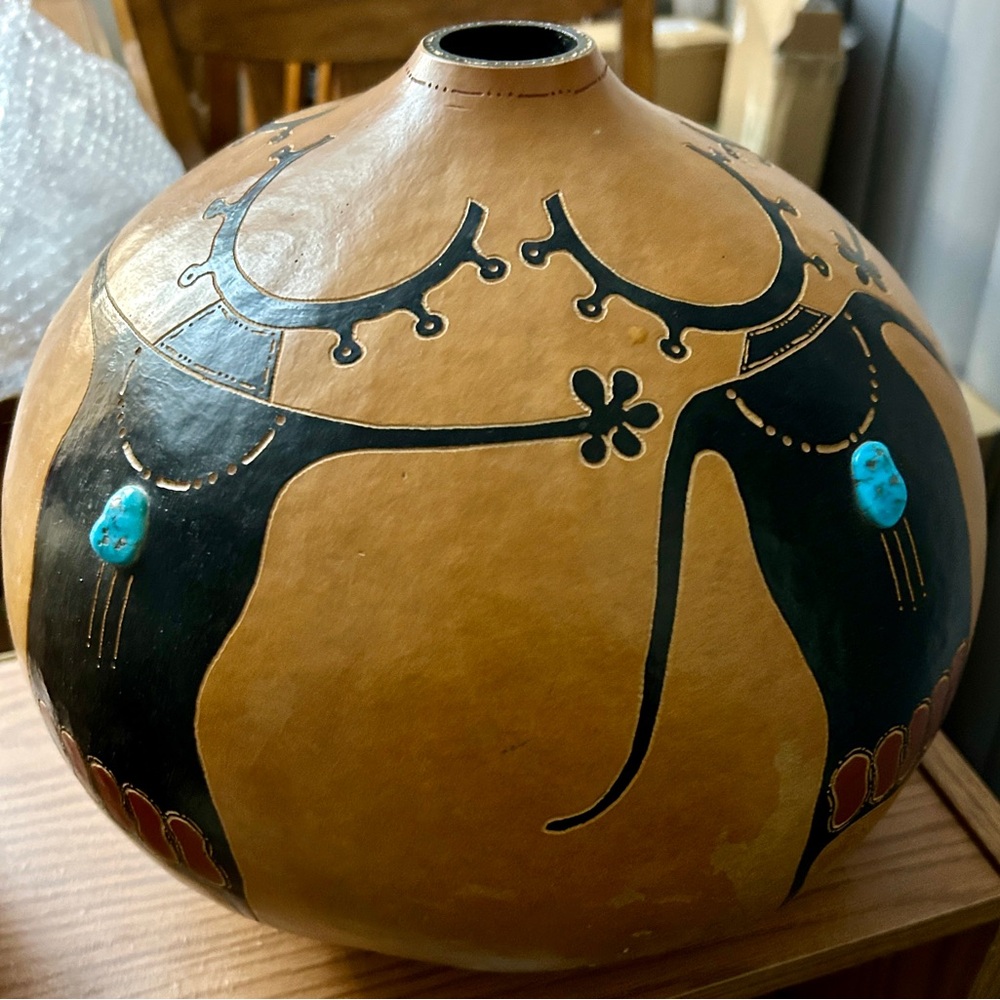 SOLD!!!!!!
 Rare Hand-painted and decorated gourd vessel, Kokopelli - Picture 2 of 6